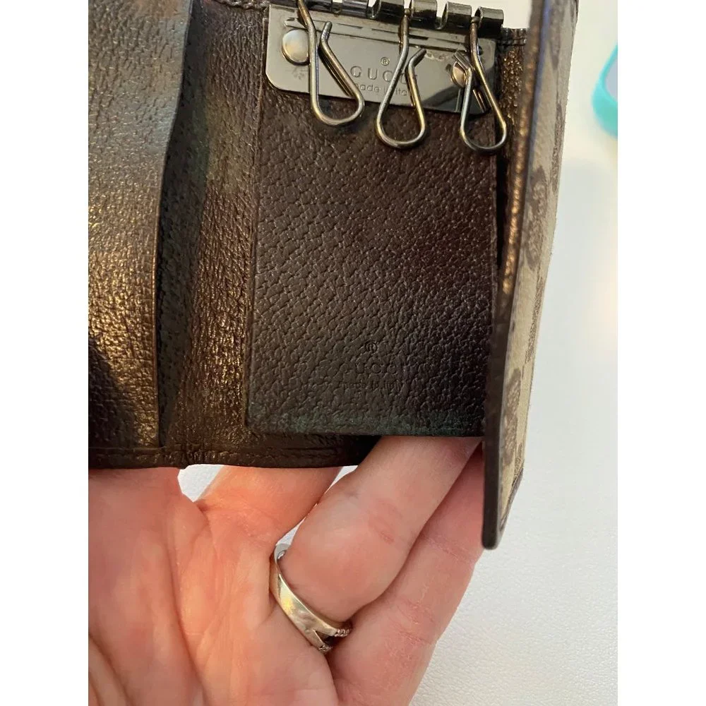 Gucci Classic Monogram Key Case Authentic - Picture 3 of 15